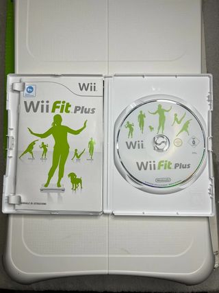 Wii Balance Board + Gioco Wii Fit Plus + Scatola