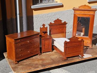 Modellini di Camera da letto antica: 4 pezzi resta
