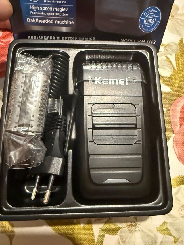 Rasoio Kemei KM-1102 - Ricaricabile