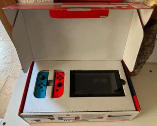 Nintendo Switch - Azul y Rojo