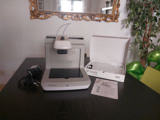 Impresora 3D Voladd - Gris y Blanca
