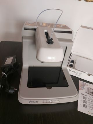Impresora 3D Voladd - Gris y Blanca