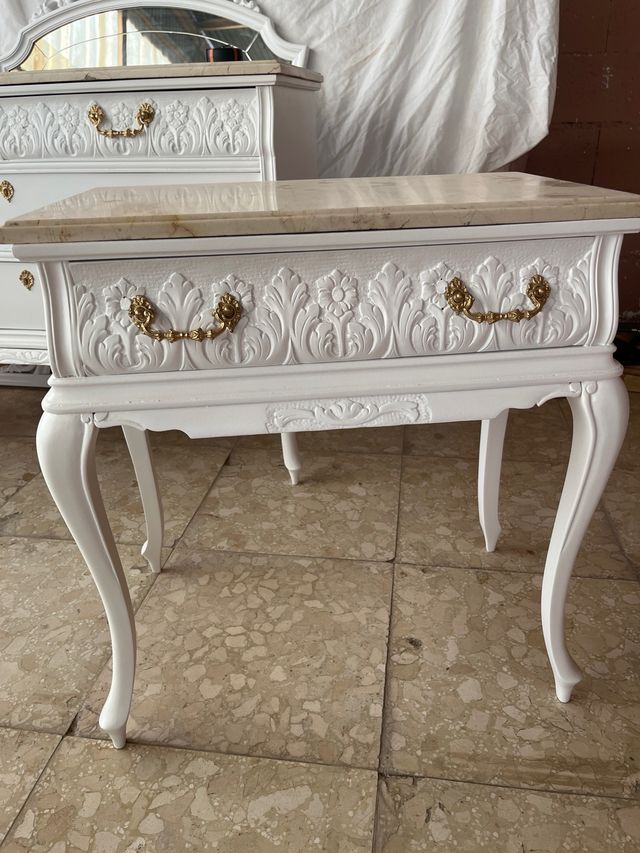 Juego dormitorio blanco: cómoda, 2 mesitas y espej