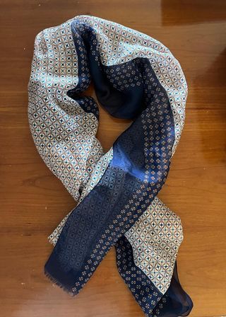 Pañuelo foulard beige y azul