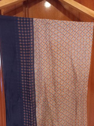 Pañuelo foulard beige y azul