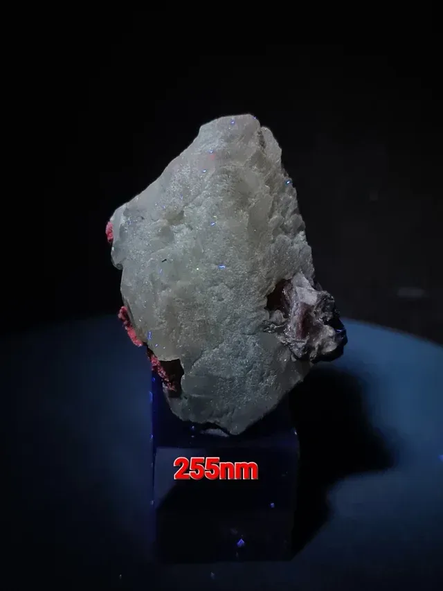 Minerali fluorescenti Cerusite Marocco