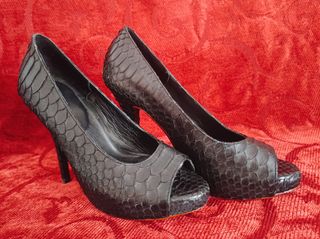 Zapatos tacón serpiente negros