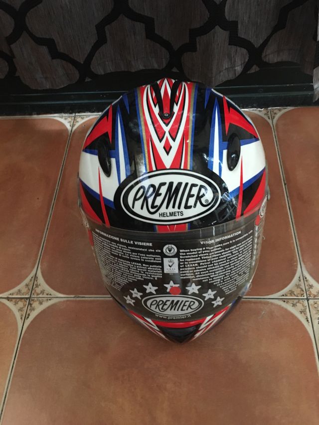 Casco Premier Helmets y shiro sh 20 treschic.