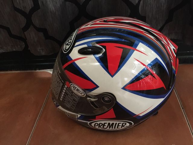 Casco Premier Helmets y shiro sh 20 treschic.