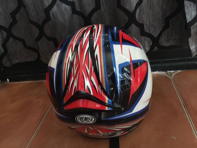 Casco Premier Helmets y shiro sh 20 treschic.