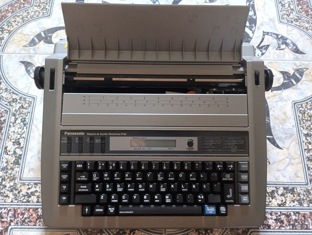 Máquina escribir Panasonic R194