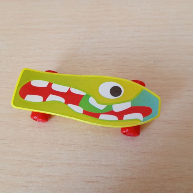 Monopatín Kinder Joy