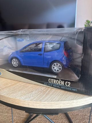 Citroën C2 Welly 1:18 - Coche escala