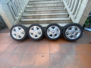 4 Llantas Renault 4x100 con neumáticos