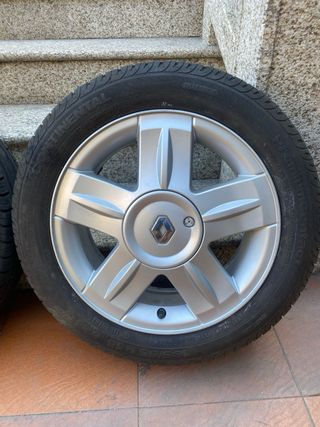4 Llantas Renault 4x100 con neumáticos
