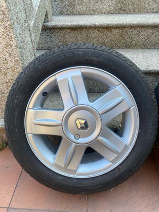 4 Llantas Renault 4x100 con neumáticos