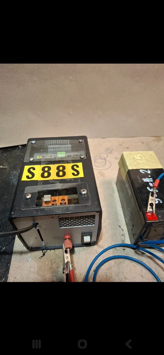 Caricabatteria CB401 - 5A 12V