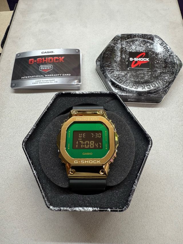 G-SHOCK GM-5600CL-3ER Reloj Dorado Verde
