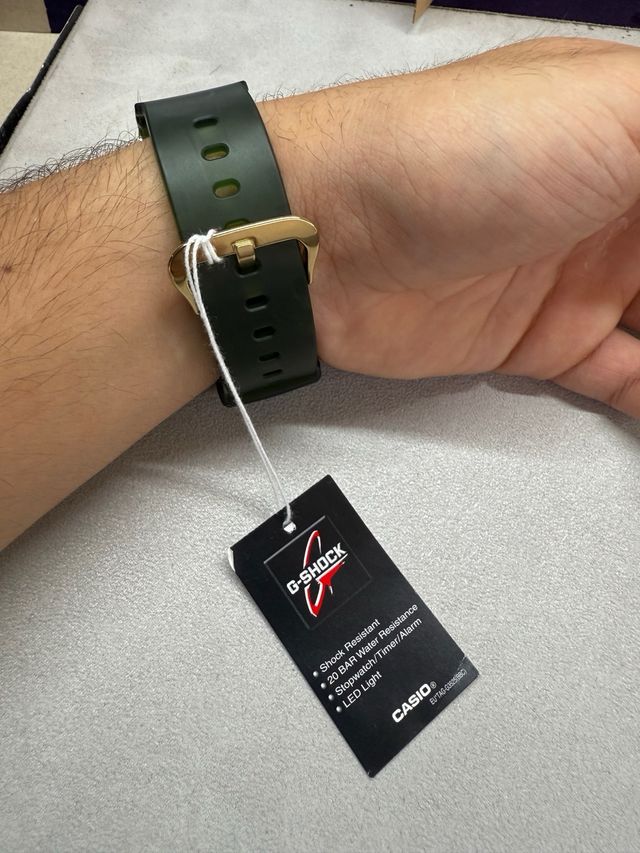 G-SHOCK GM-5600CL-3ER Reloj Dorado Verde