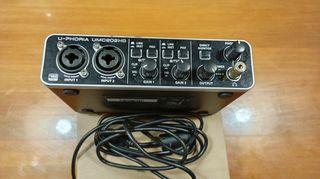 Interfaz audio Behringer U-phoria UMC202HD