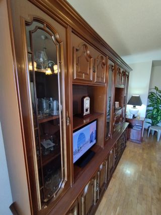 Mueble salón madera en buen estado 