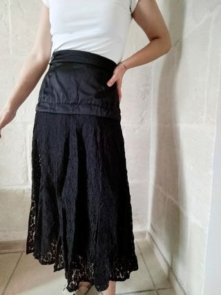 Gonna pizzo nero
