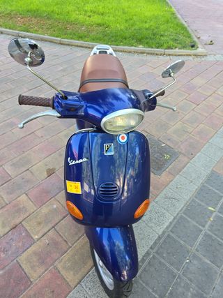 Vespa 50cc Azul - Scooter. 
