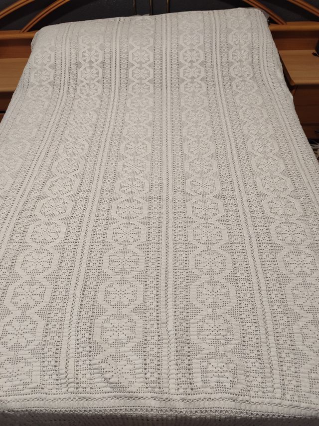 Colcha algodón beige ganchillo