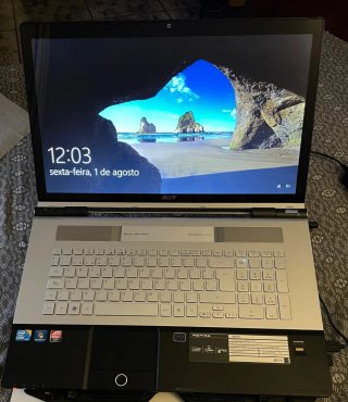 Acer i7, 12gb RAM -Alumin(caja)- (18"pantalla)