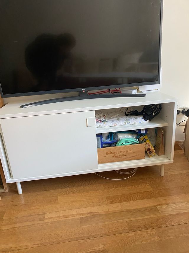 Mueble TV blanco
