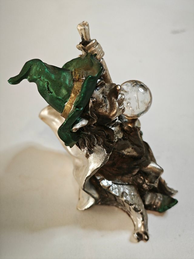 Gnomo Mago con Sfera di Cristallo