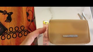 Monedero beige con llavero