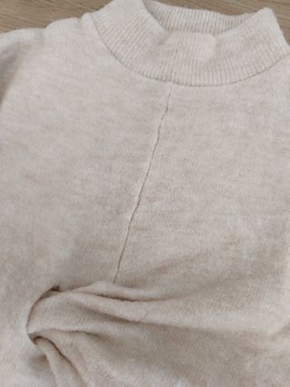 Jersey beige con nudo
