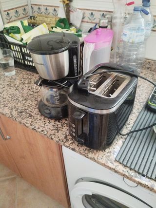 Cafetera y tostadora