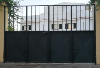 Puerta garaje hierro 4 hojas