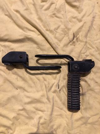 Reposapiés trasero Honda NSR 75