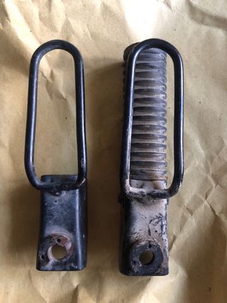 Reposapiés trasero Honda NSR 75