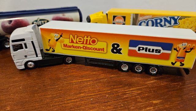 5 camiones escala H0