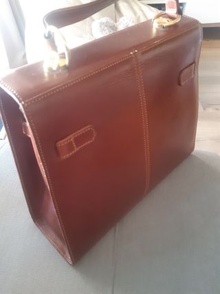 Bolso marrón piel