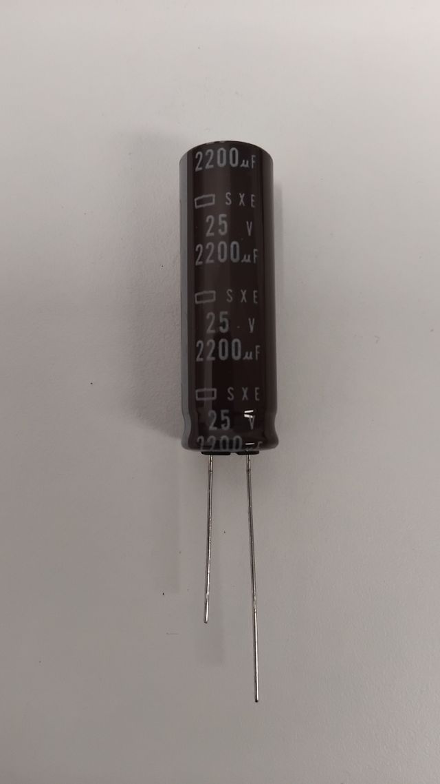 10 Condensadores Electroliticos 2200uF 25V