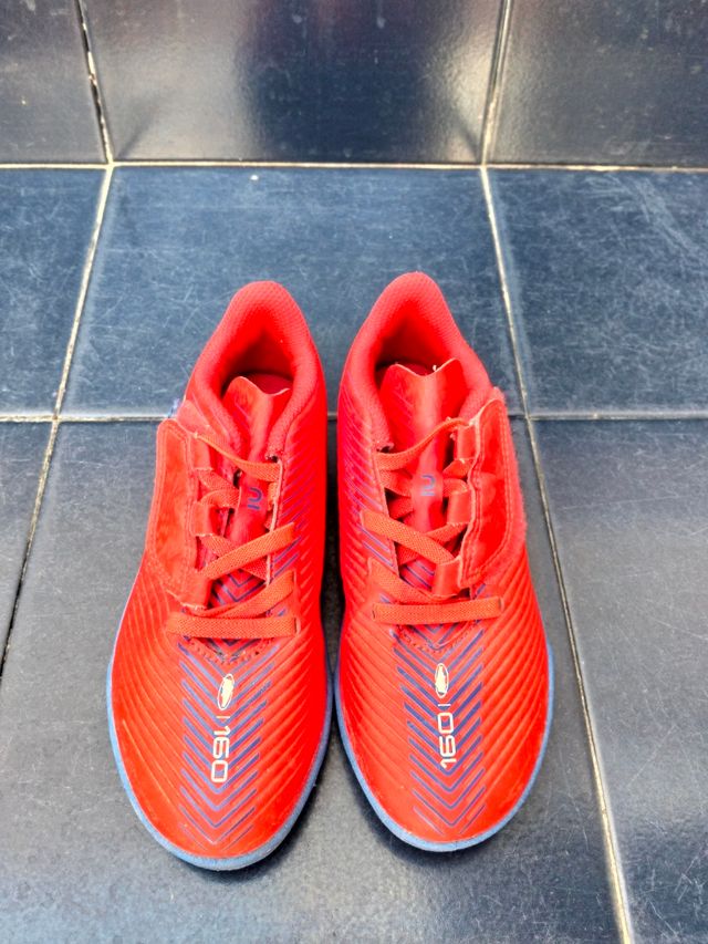 Botas fútbol niño 160 - rojas y azules