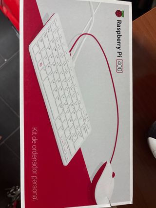 Raspberry Pi 400 Kit - Teclado y Ratón