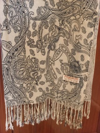 Pañuelo Pashmina beige y negro