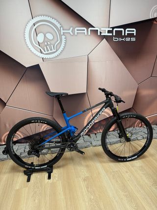 Mondraker F-Podium: Bicicleta MTB