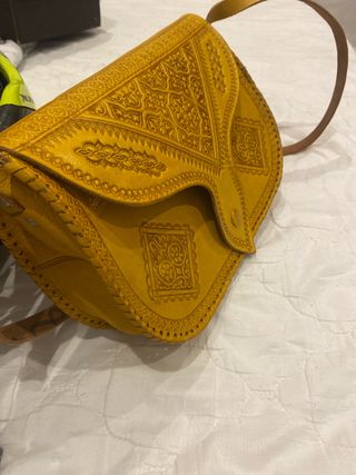 Bolso cuero artesanal amarillo