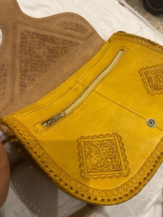 Bolso cuero artesanal amarillo