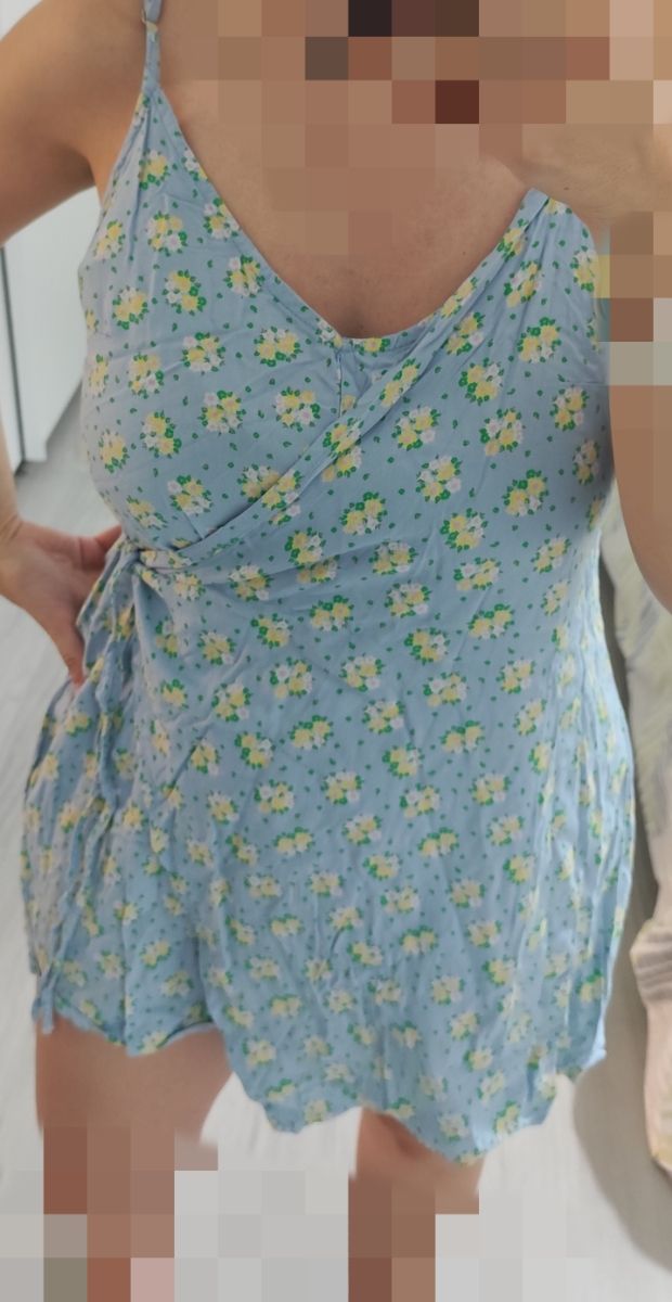 Peto Lefties azul claro con flores