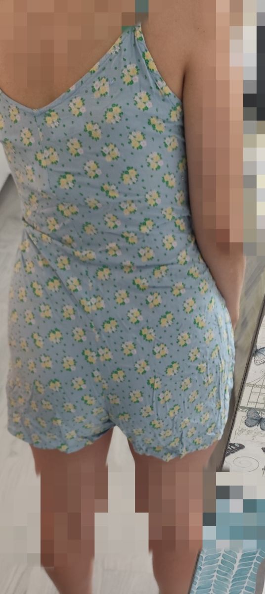 Peto Lefties azul claro con flores