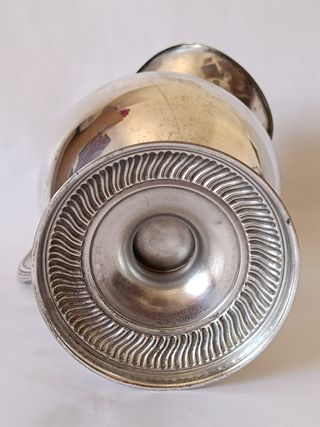 Magnífica Jarra-Elegancia Clásica para tu Hogar