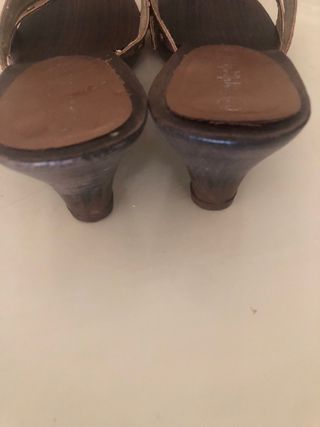 Zapatos cuña dorados